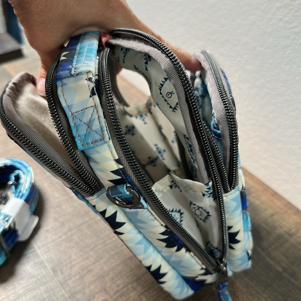 Lug Skeeter Blue Quilted Crossbody Bag - Picture 6 of 7